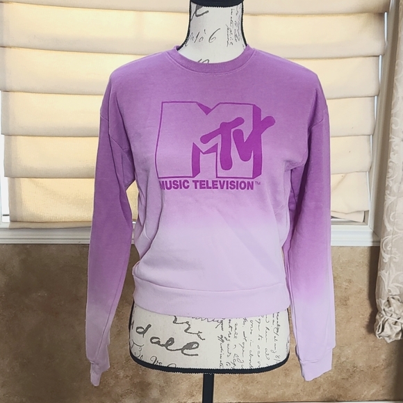 MTV Tops - Ladies MTV crop sweatshirt Size Small